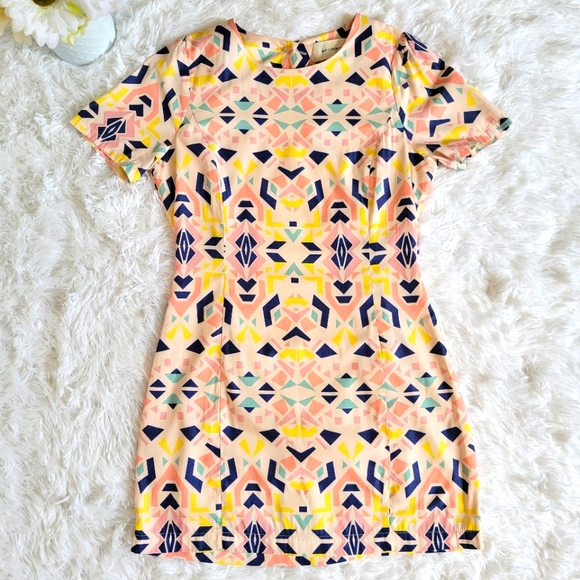 B.P. Collection Med 90s Style Open Back Mini Dress - Picture 2 of 15